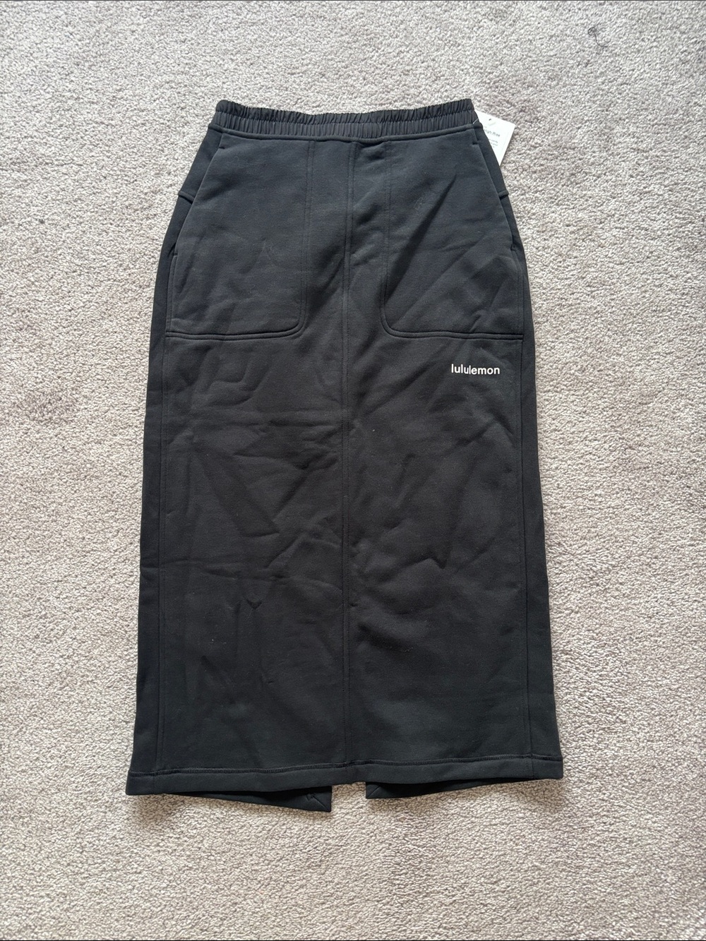NWT！lululemon athletica Black loungeful high-rise midi skirt